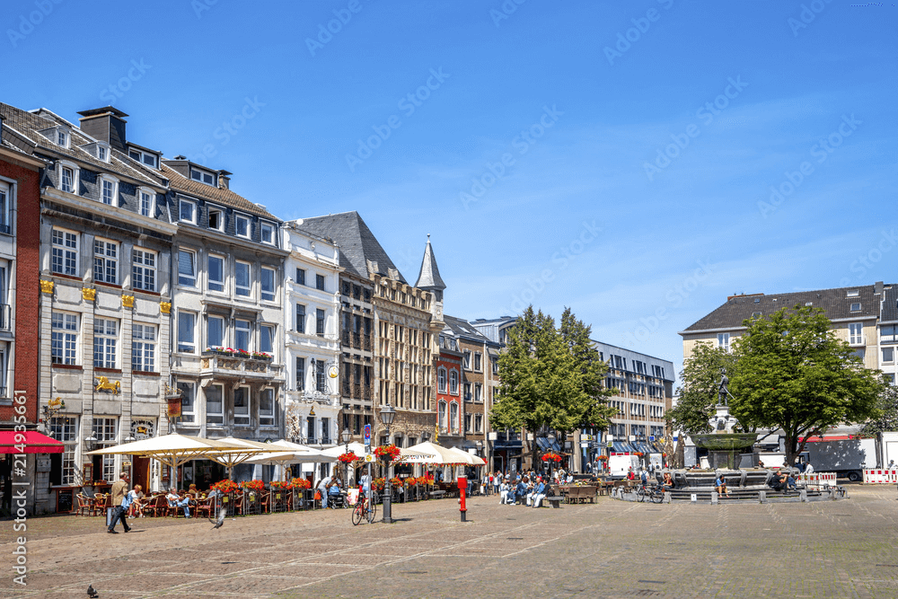 Le Marktplatz est la place principale de la ville © Adobe Stock