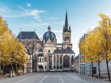 la Cathédrale d'Aix-la-Chapelle à vu passer de nombreux rois dont l’empereur Charlemagne © viaMichelin