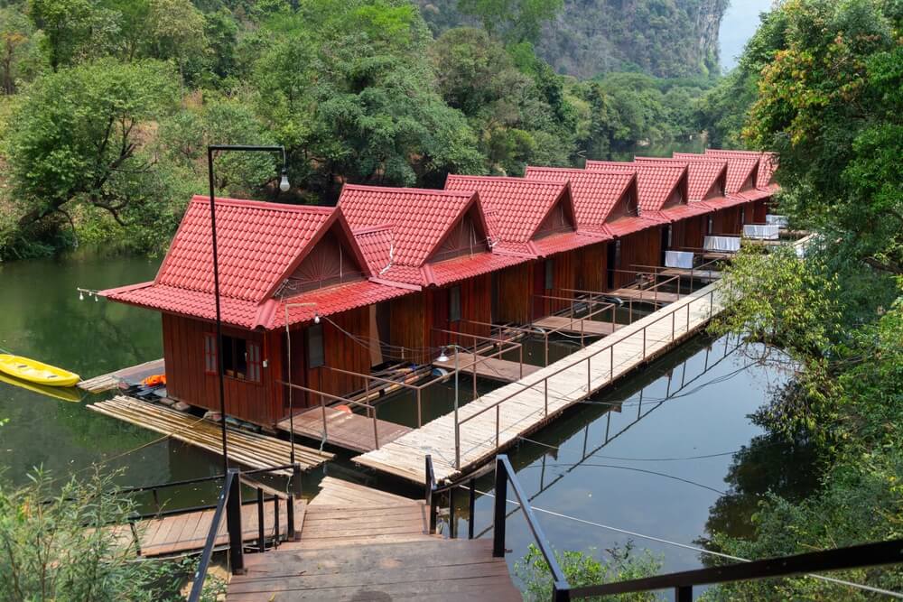 Khammouane et les maisons flottantes Tha Farang ©Shutterstock