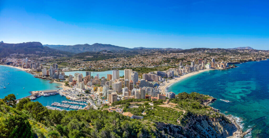 Vue la Costa Blanca depuis le Peñón de Ifac de Calpe ©Moraira Invest Group 