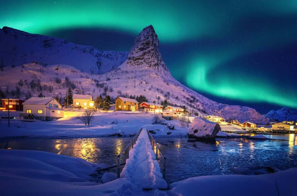Profitez de votre séjour en Finlande pour admirer les aurores boréales en Laponie ©Adobe Stock
