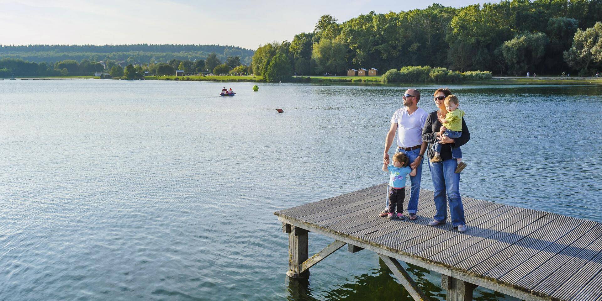 Visiter la Picardie et partez à la découverte de Beauvais et de son lac ©Hauts-de-France Tourisme