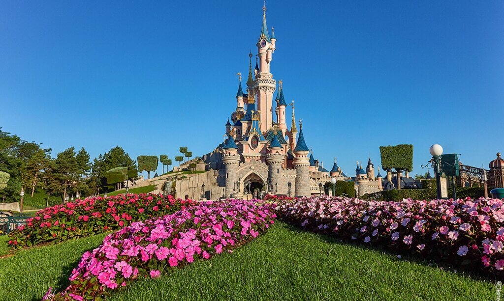 Plongez dans l'ambiance féérique de DisneyLand Paris ©headout.com