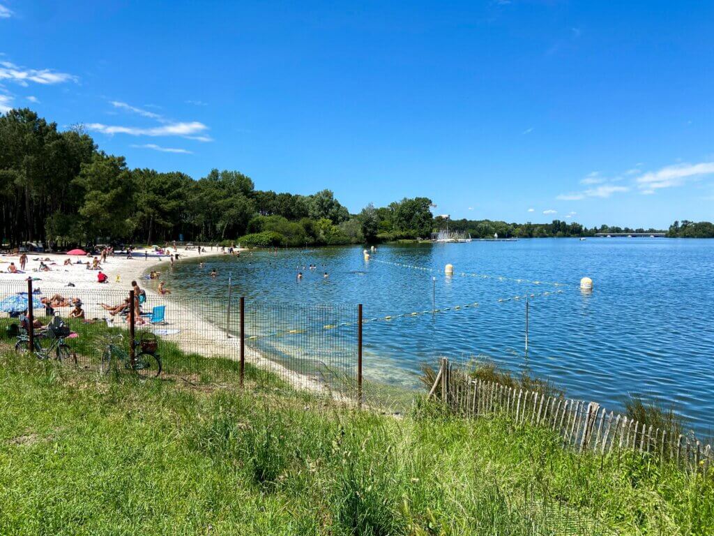Profitez de la plage de Bordeaux, au bord du Lac de Bordeaux ©Decathlon Outdoor