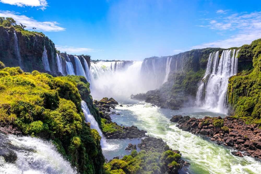Profitez du vertigineux spectacle offert par les Chutes d'Iguazu ©Shutterstock