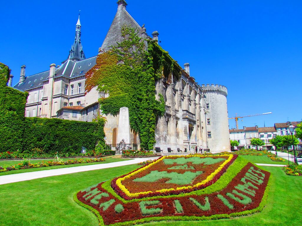 Hôtel de ville d'Angoulême ©Flickr