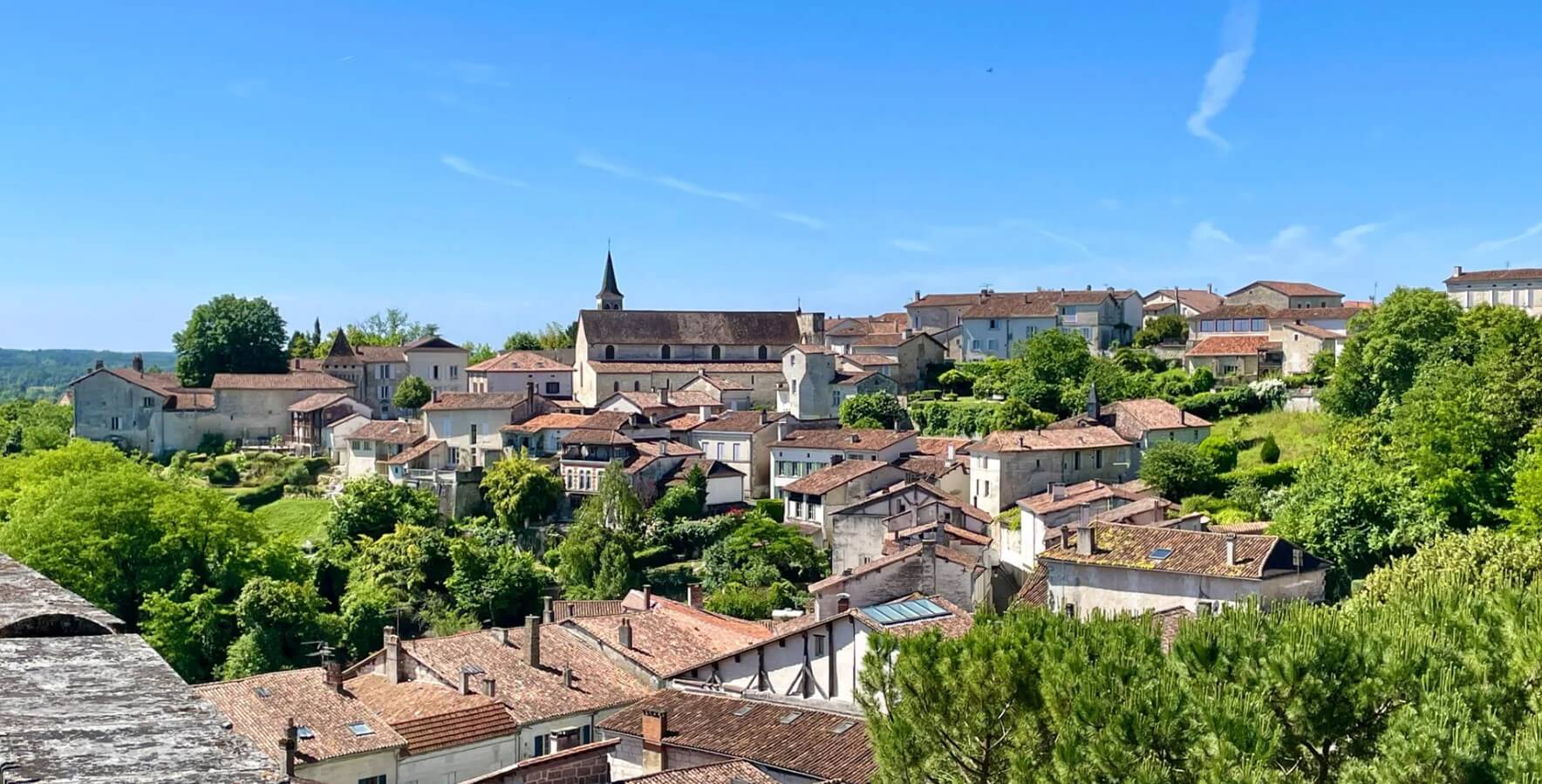 Aubeterre-sur-Dronne, cité de caractère ©Les plus Beaux Villages de France