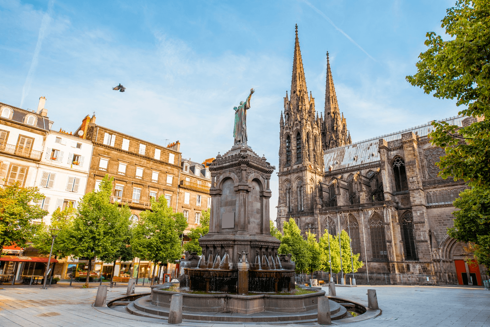 Clermont-Ferrand, un incontournable pour visiter le Puy-de-Dôme ©Francia