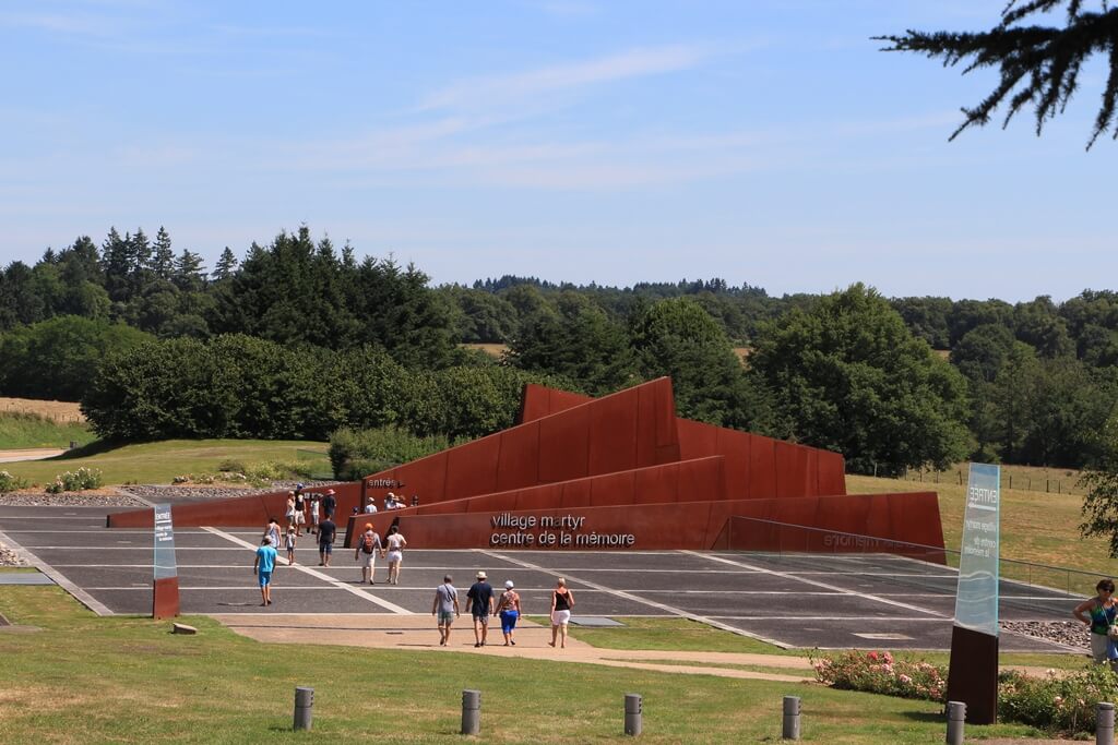 Visiter Oradour-sur-Glane, connue pour son village martyr ©Destination Limoges