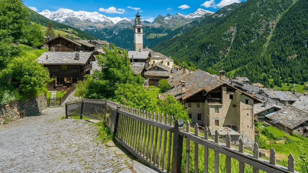 Champoluc est l'un des villages incontournables de la vallée d'Aoste © Best Mountains