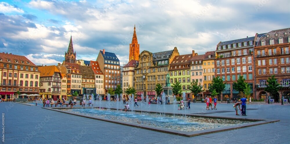 La Place Kléber, place névralgique de Strasbourg ©Adobe Stock