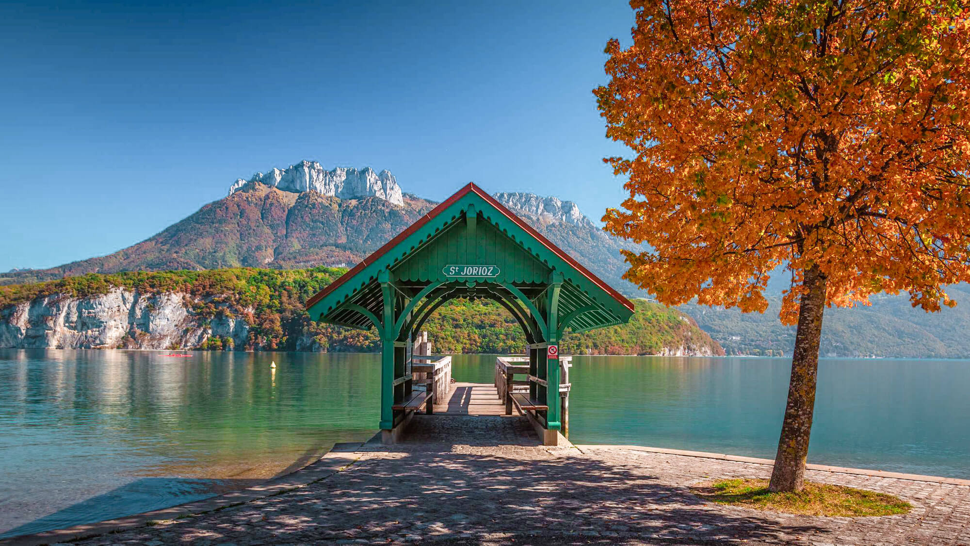Vue sur l'embarcadère de Saint-Jorioz (Annecy) ©Camping Annecy
