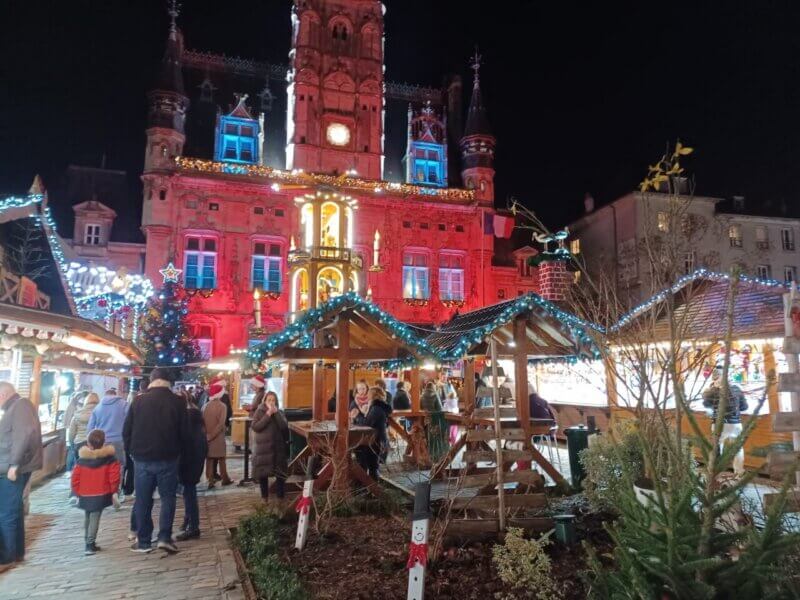 Le Marché de Noël de Compiègne place du Général de Gaulle ©Adrien Deschepper / Actu Oise