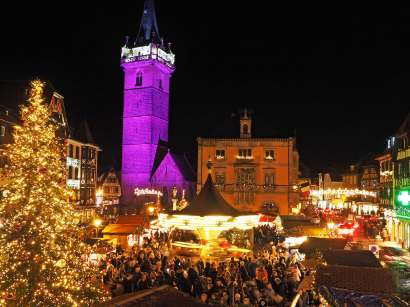 La cadre enchanteur d'Obernai durant es fêtes © Route des vins d'Alsace