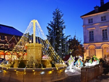 La ville de Champagnole décorée pour les fêtes ©Ville de Champagnole
