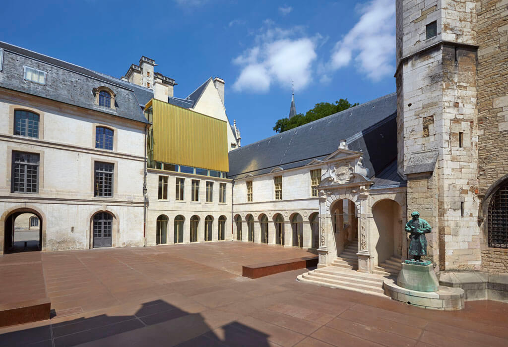 L'entrée du Musée des Beaux Arts de Dijon ©Dijon