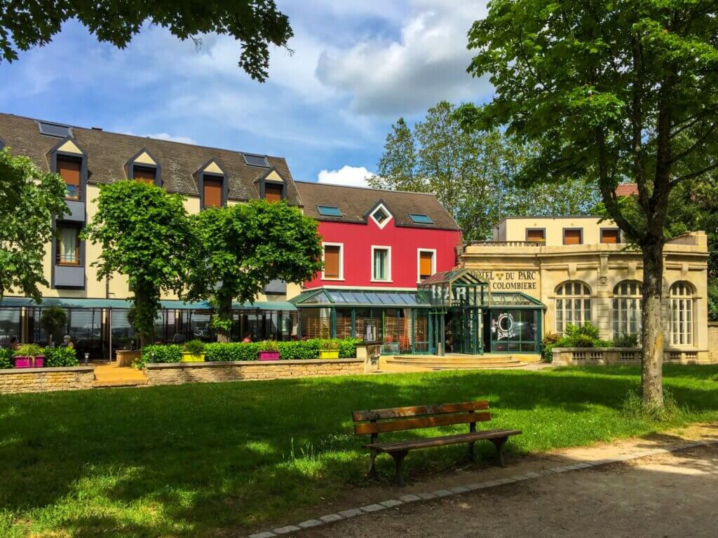 Profitez du Parc de la Colombière et de ses aménagements ©hotel-parc-dijon.com