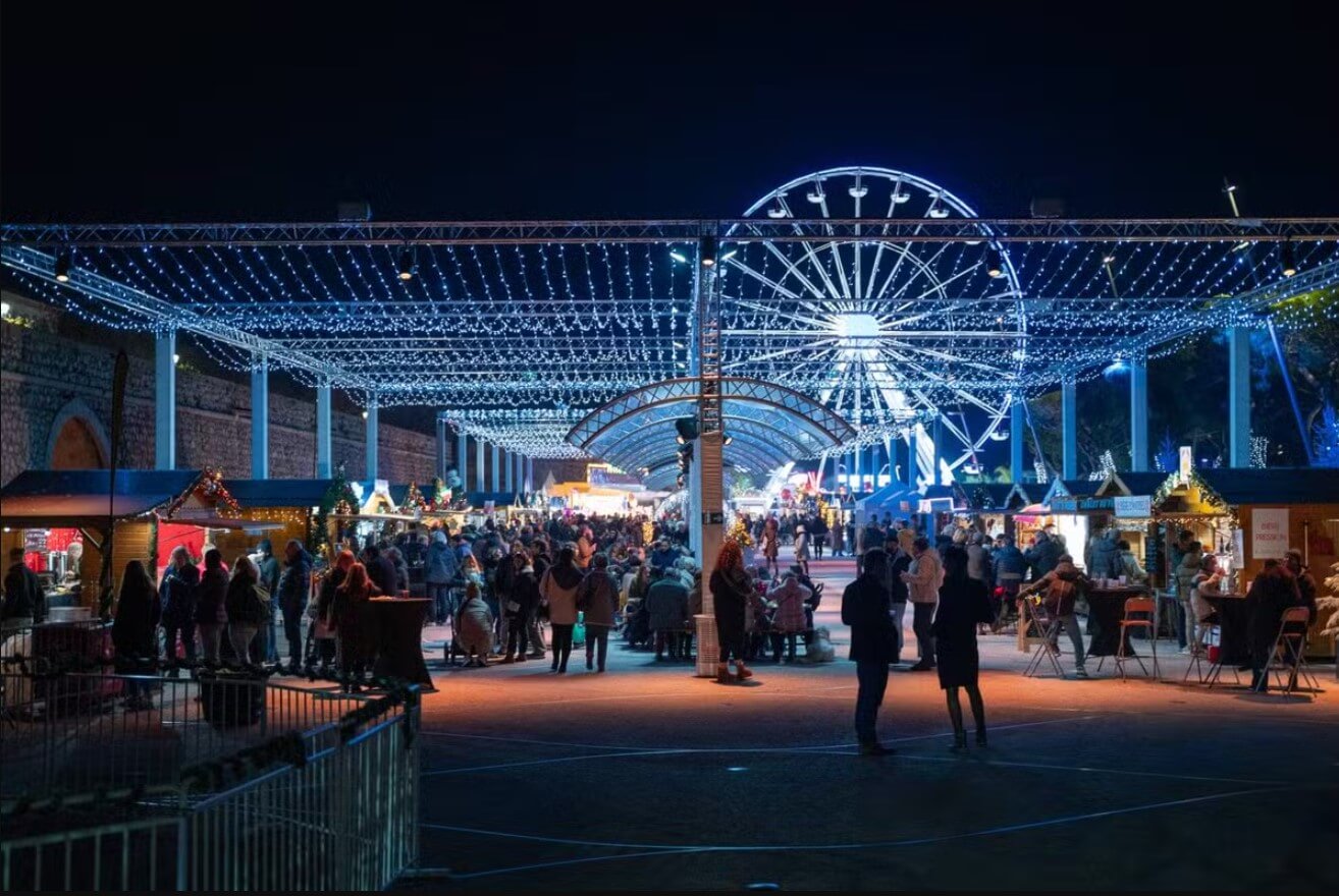 Animations festives au marché de Noël d'Antibes ©Nice Matin