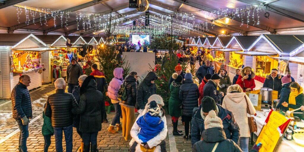 Une partie couverte du marché de Noël, plus a chaleureux ©saint-valery-sur-somme
