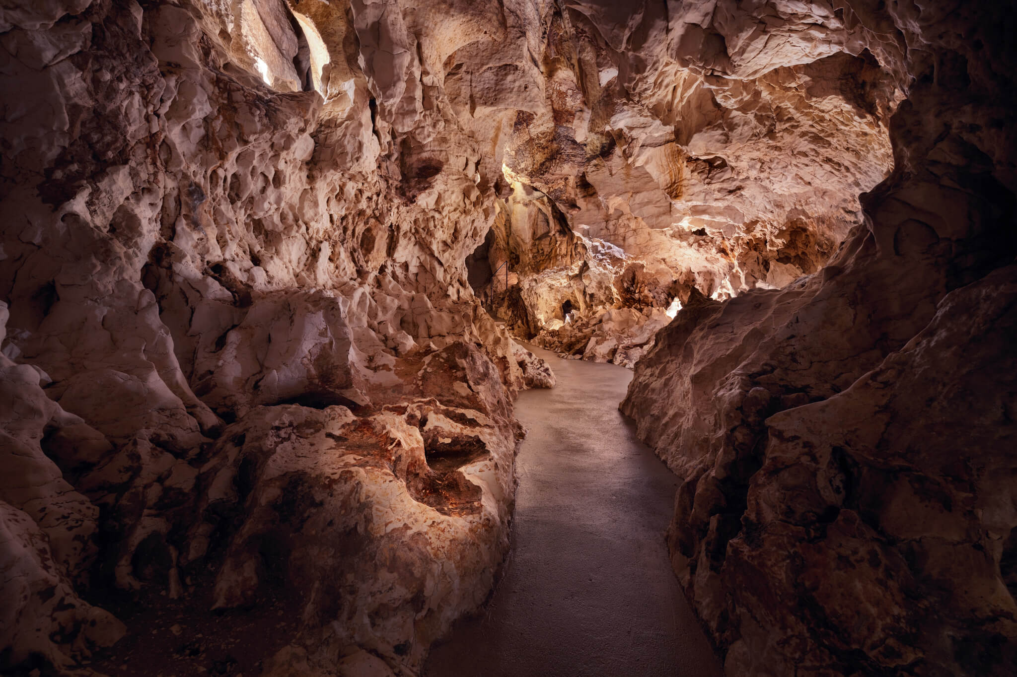 La Grotte de Thaïs parmi les grottes de la Drôme ©Dominique Fleury