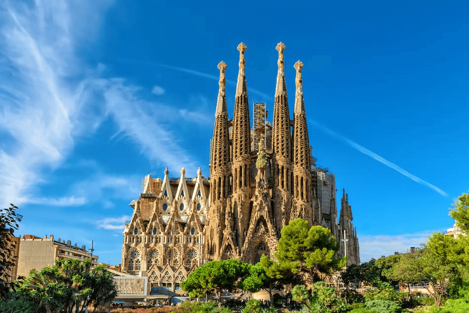 Découvrez la Sagrada Familia mélange d'art gothique et art nouveau © Loca Barcelona