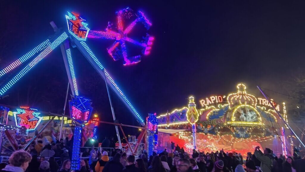 La Fête foraine de la Saint-André, un incontournable d'Annecy en novembre ©Thismafair