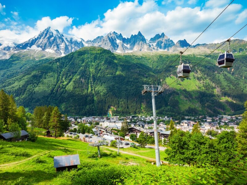 Séjournez à Chamonix et partez à la découverte des nombreux itinéraires de randonnée pédestre en Haute-Savoie ©Shutterstock