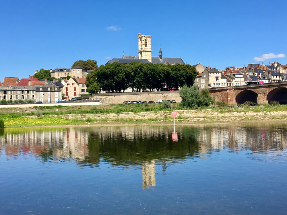 Partez à la découverte de Nevers lors de vos vacances dans la Nièvre ©Shutterstock