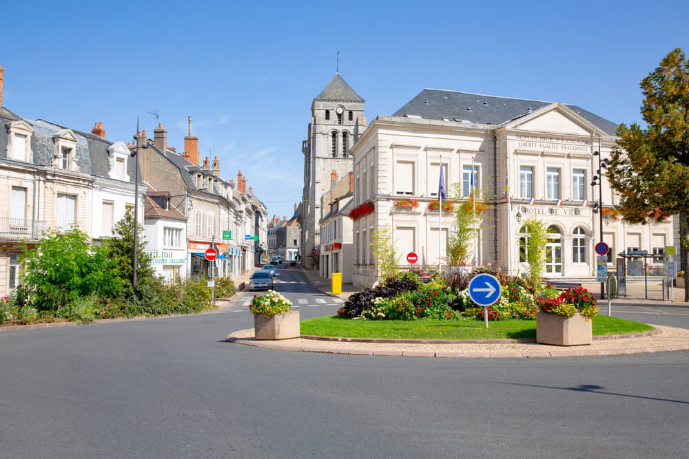 Visitez le centre historique et les quais de la Loire à Cosne-cours-sur-Loire ©Shutterstock