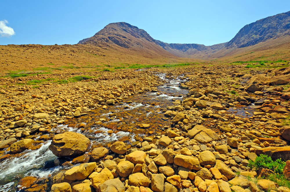 Découvrez les Tablelands dans le Parc national Gros-Morne ©Shutterstock