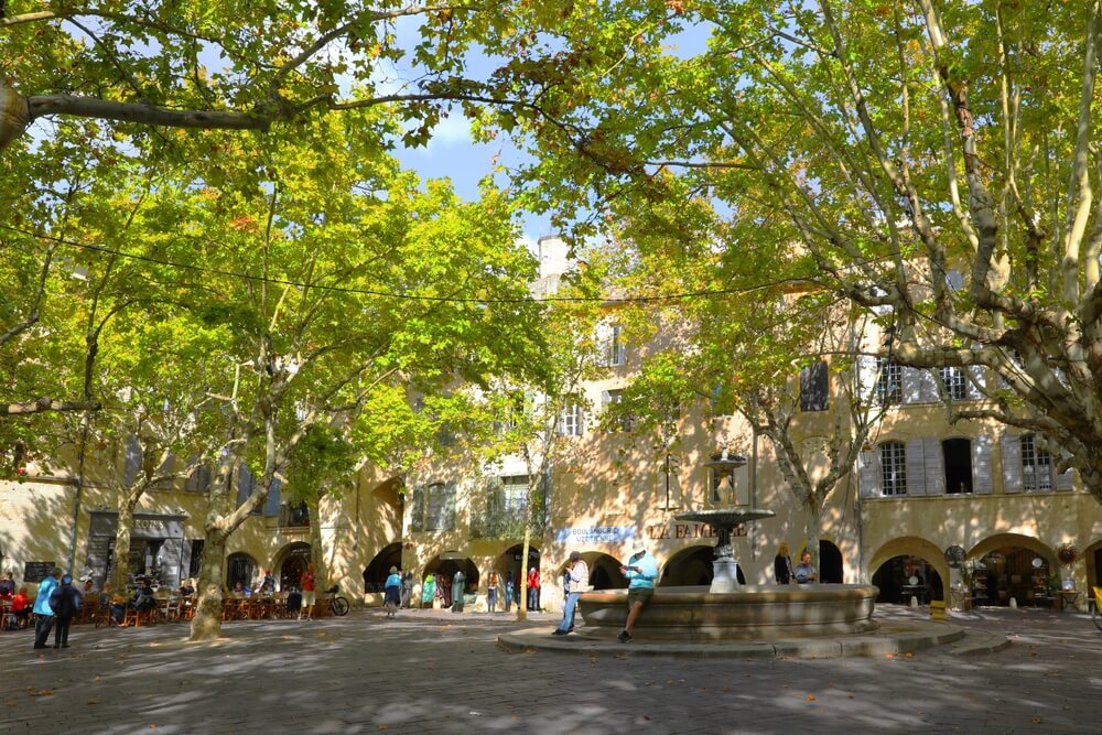 Découvrez la cité médiévale d'Uzès ©Shutterstock