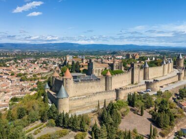 Vue Aérienne sur la cité médiévale de Carcassonne ©Shutterstock
