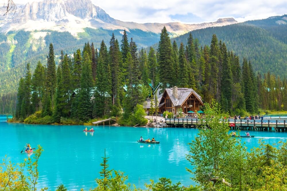 Vue sur le lac Emerald et ses activités ©Shutterstock