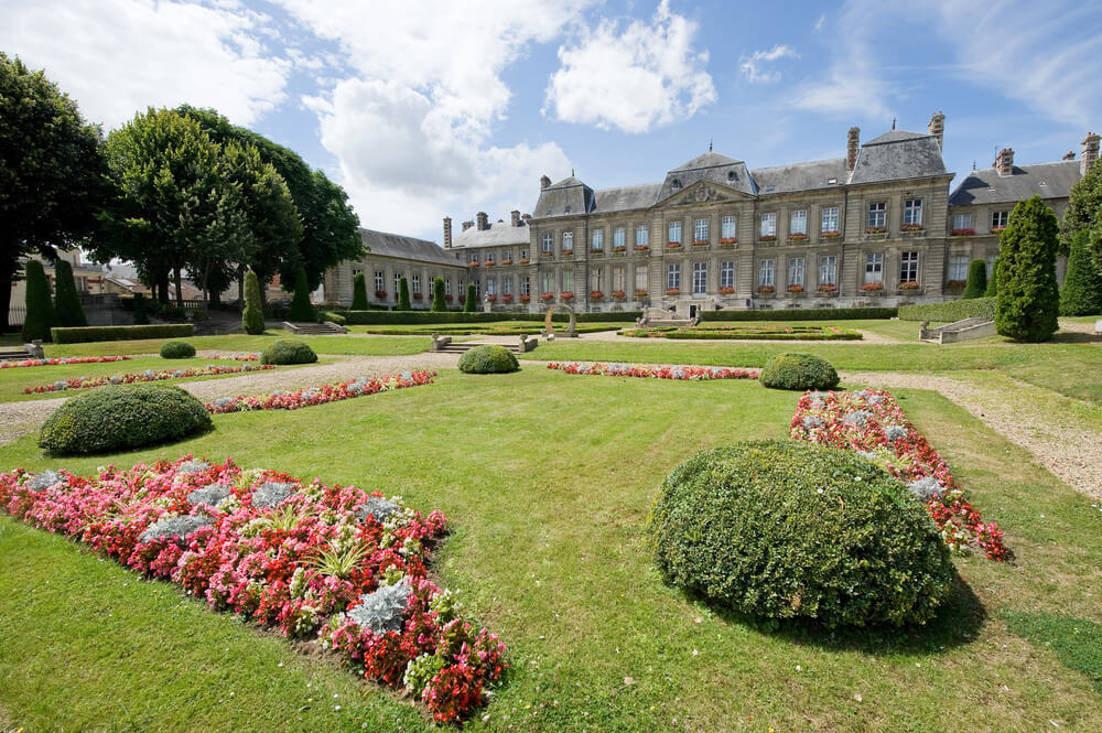 L'ancien Palais et son jardin, à voir à Soissons dans dans l'Aisne ©Shutterstock