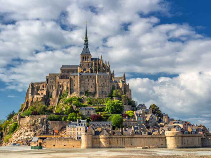 Découvrez le Mont-Saint-Michel, connu dans le monde entier ©Shutterstock