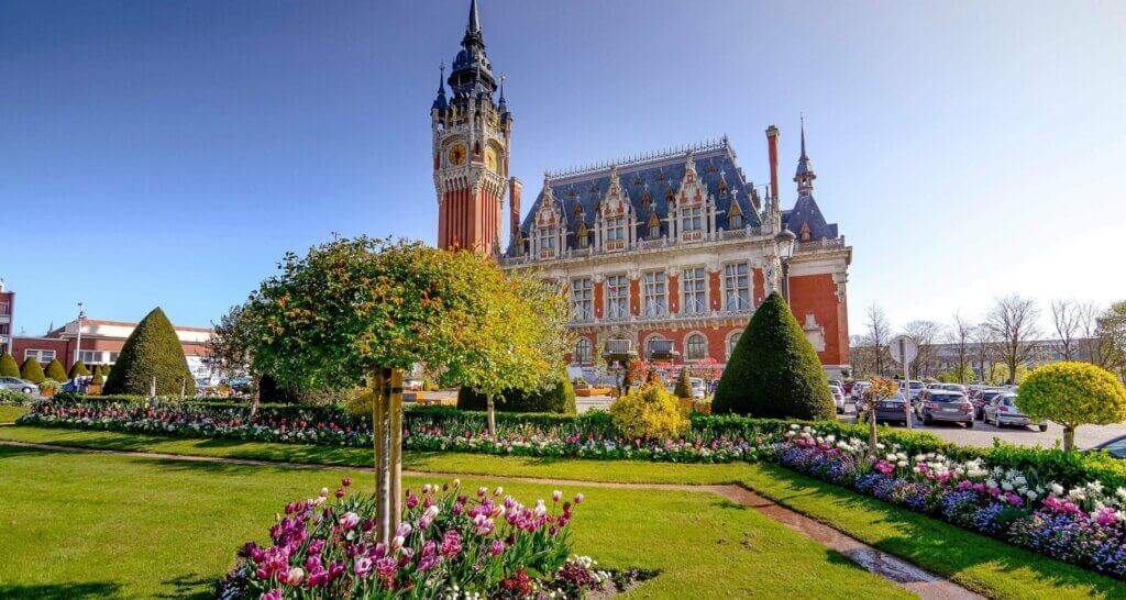 Découvrez Calais, son Hôtel de ville et son Beffroi ©onseforme.com