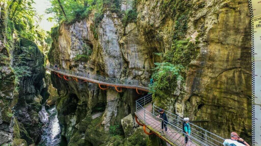 Découvrez les Gorges du Fier en Juin à Lovagny, proche d'Annecy ©Le Messager