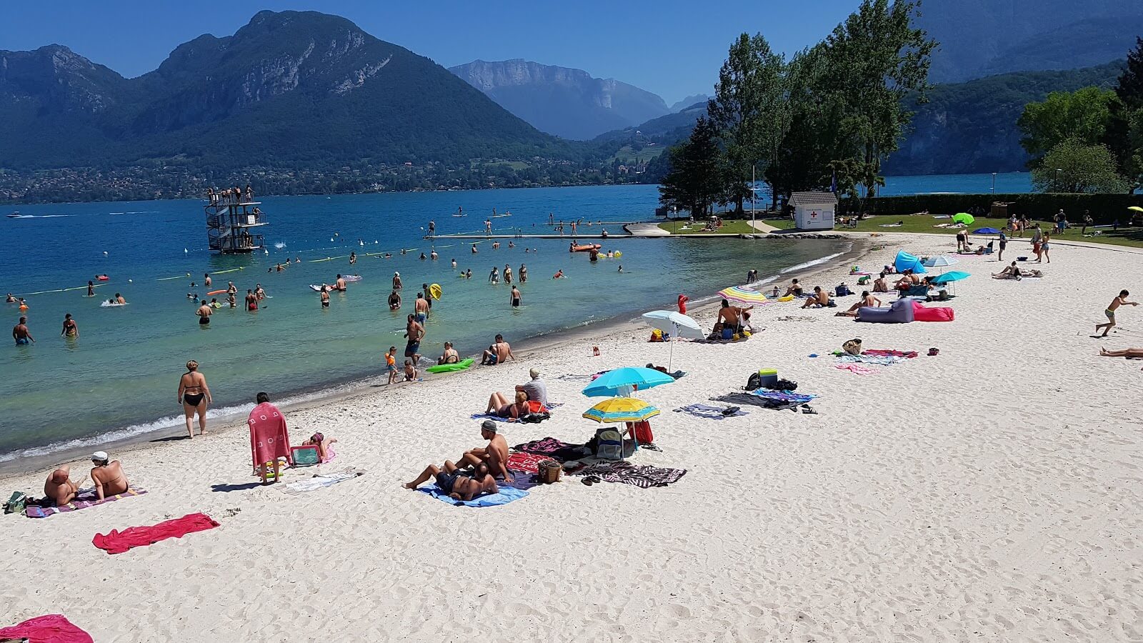 Plage de Saint-Jorioz ©beach-searcher.com