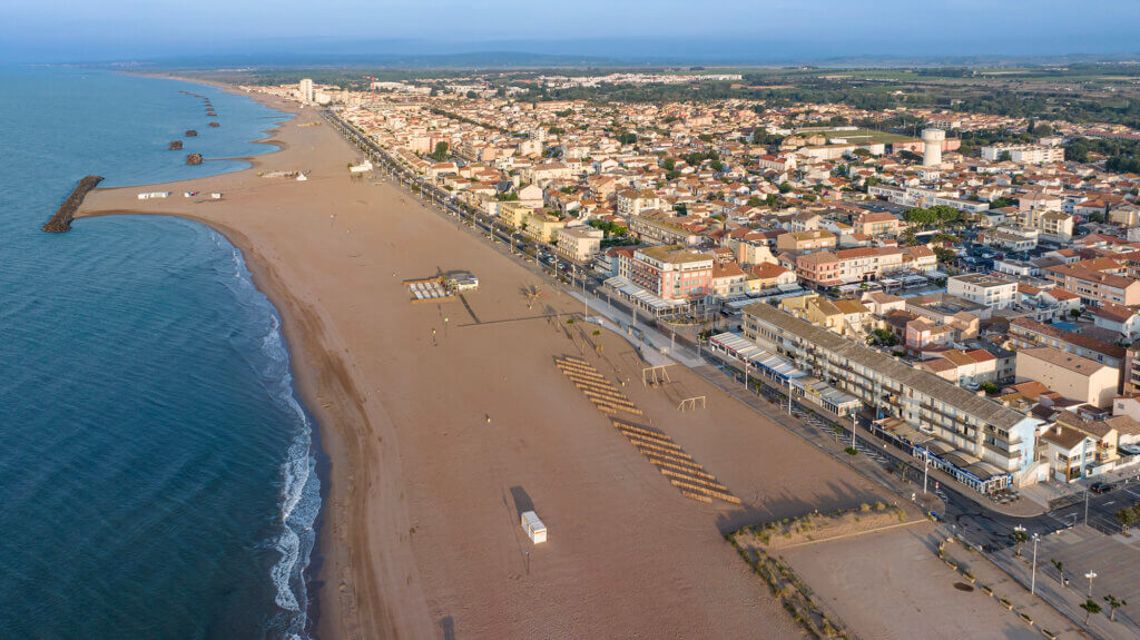 Vue aérienne sur la plage centrale de Valras-Plage © Ville de Valras