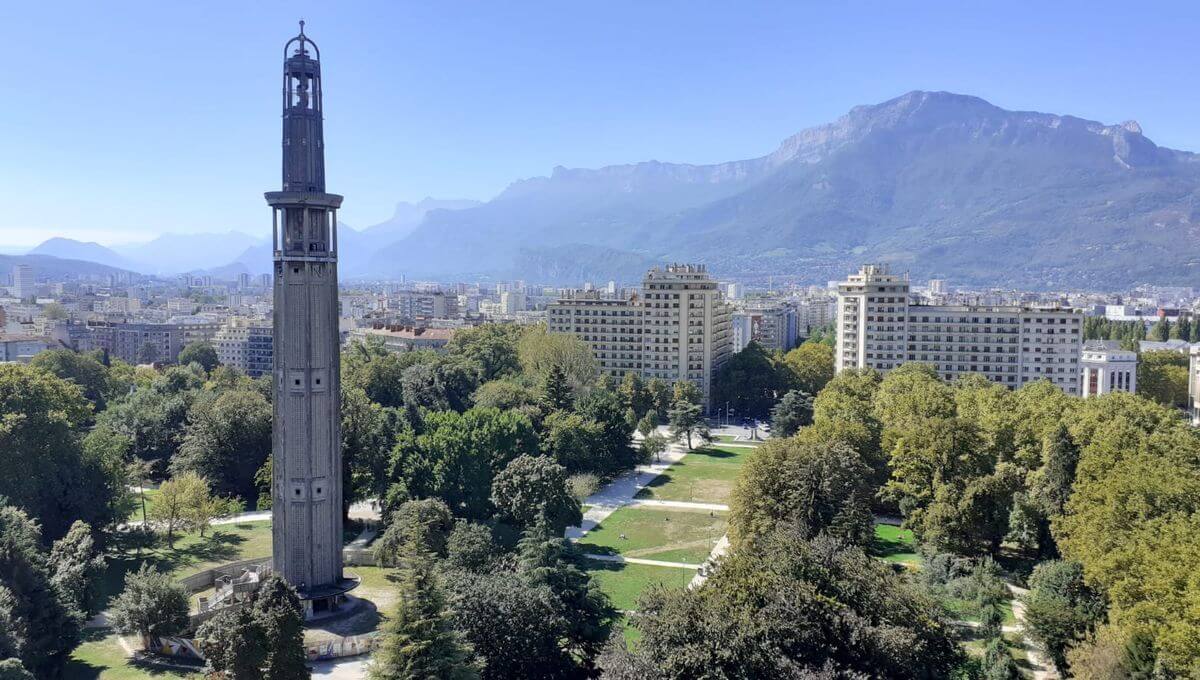 Le parc Paul Mistral et la Tour Perret ©France Bleu