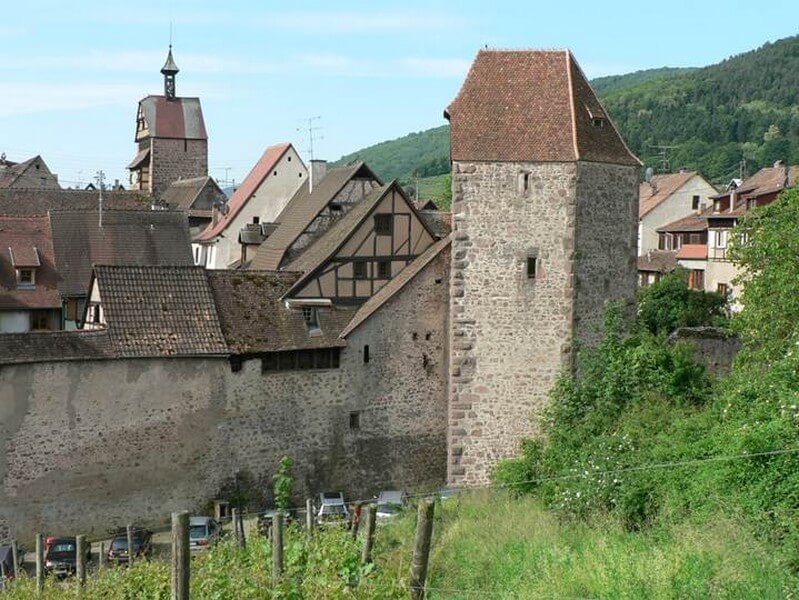 La Tour des Voleurs qui abrite le Musée de la Tour des Voleurs et la Maison de Vigneron ©Musée Grand Est