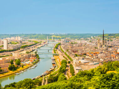 Rouen et son centre-ville piéton prisé des touristes ©fredholidays.co.uk