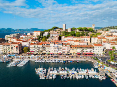 Vue sur le vieux port de Cannes ©Shutterstock