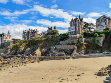 Profitez d'un magnifique coucher de soleil lors de votre séjour à Dinard ©Shutterstock