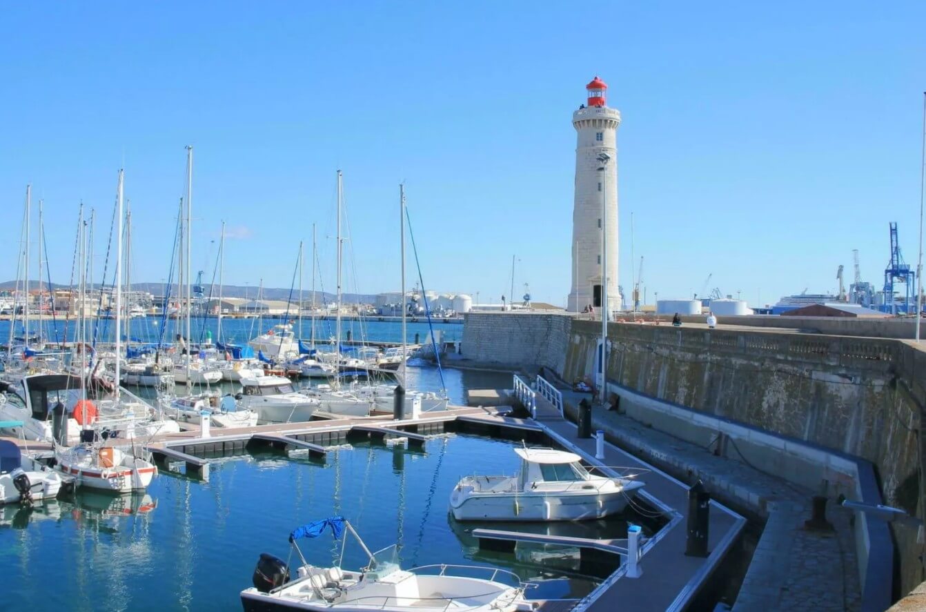 Le Phare Saint-Louis, immanquable à Sète ©okvoyage.com