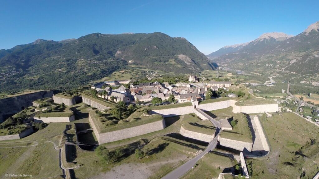 Un voyage hors du temps dans le village fortifié de Mont-Dauphin ©montdauphin-vauban.fr