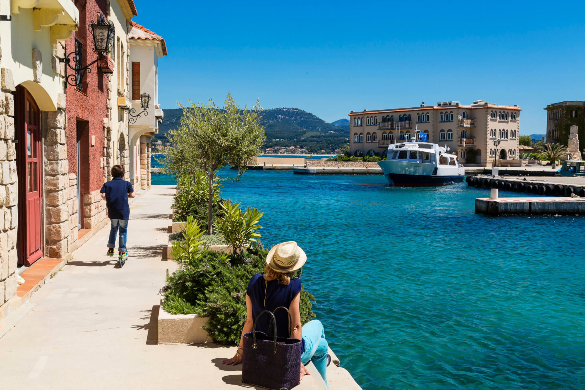 Passez une journée à l'île de Bendor ©Var Provence Cruise Club EN