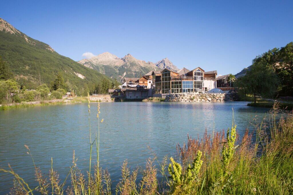 Découvrez les Grands Bains du Monetier à Grands-Bains-de-Monêtier ©justacote.com