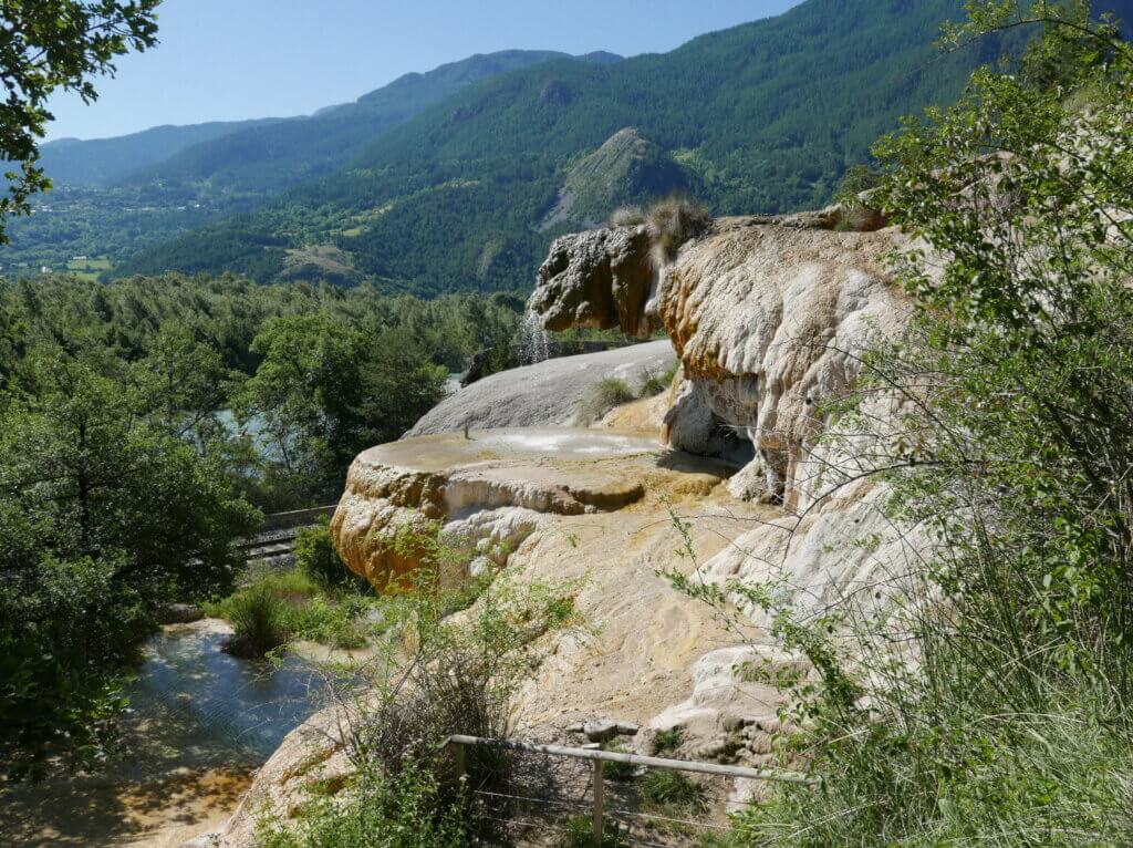 Une fontaine un peu spécial à voir : La fontaine Pétrifiante ©ledauphine.com