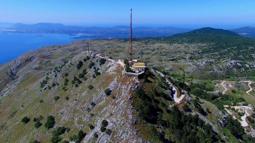 Vue sur le sommet du Mont Pantokrator ©Corfu Outdoor